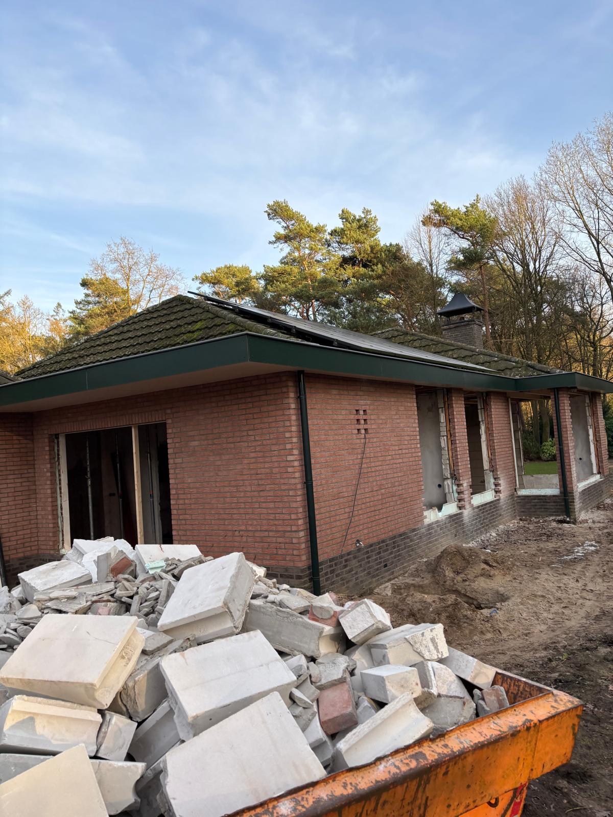 Complete transformatie van gedateerde woning naar luxe villa